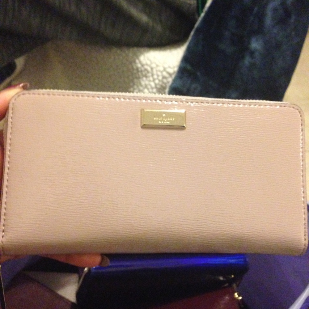 COPY - Kate Spade Mousse Frost Bixby Place Wallet SALE ❤️